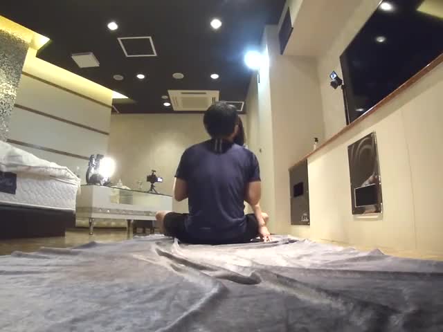 【伟哥足浴探花】，重金忽悠足浴店良家，极品少妇，大长腿，小樱桃美乳精彩